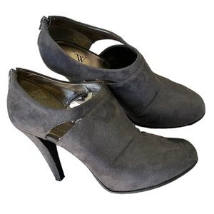 🩶🖤 Worthington Heeled Booties. #21